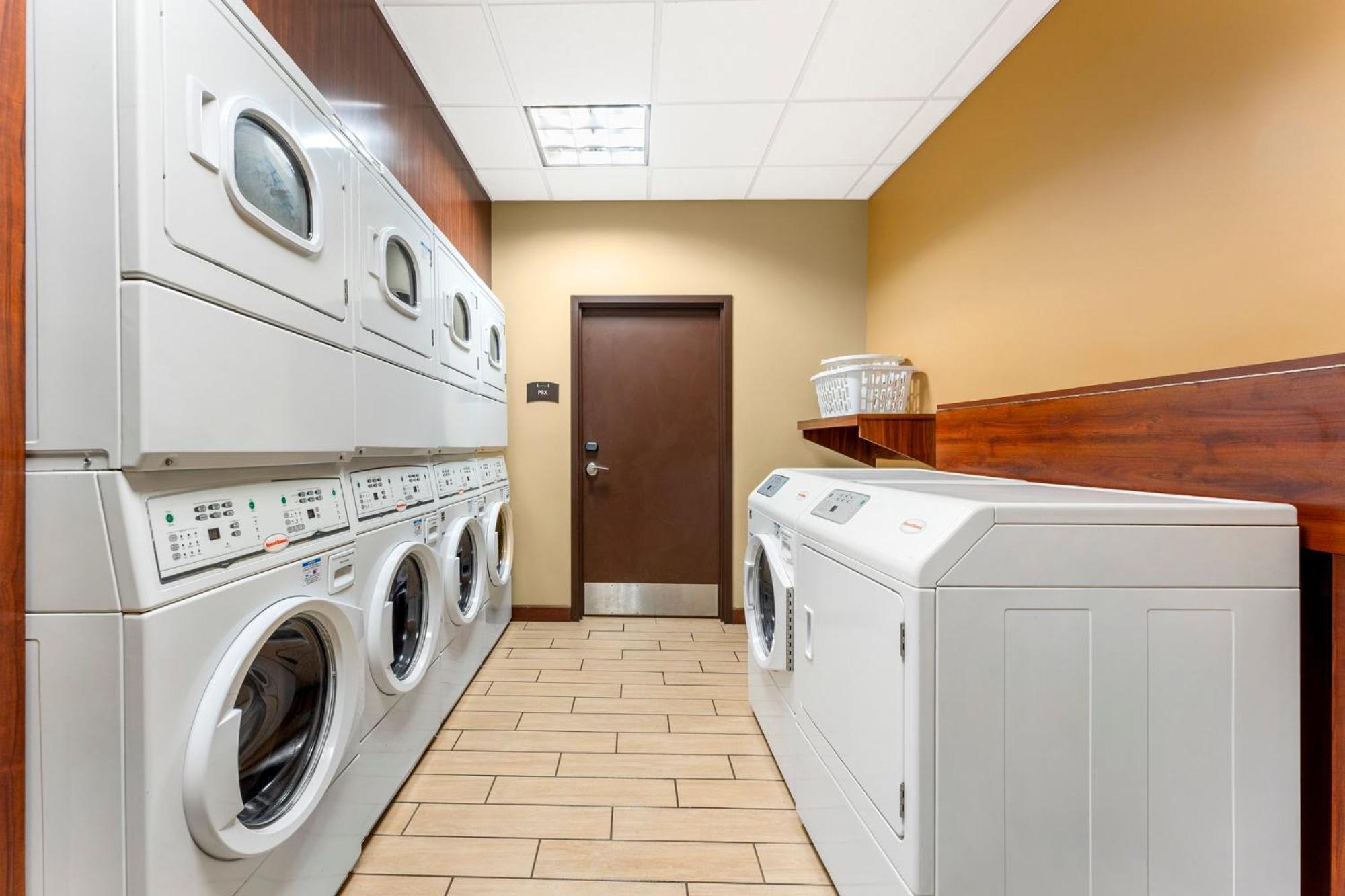 Staybridge Suites - Pittsburgh-Cranberry Township By Ihg Warrendale Esterno foto